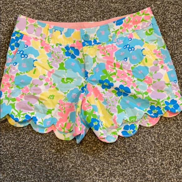 Lilly Pulitzer Pants - Lilly Pulitzer Buttercup Scallop Shorts